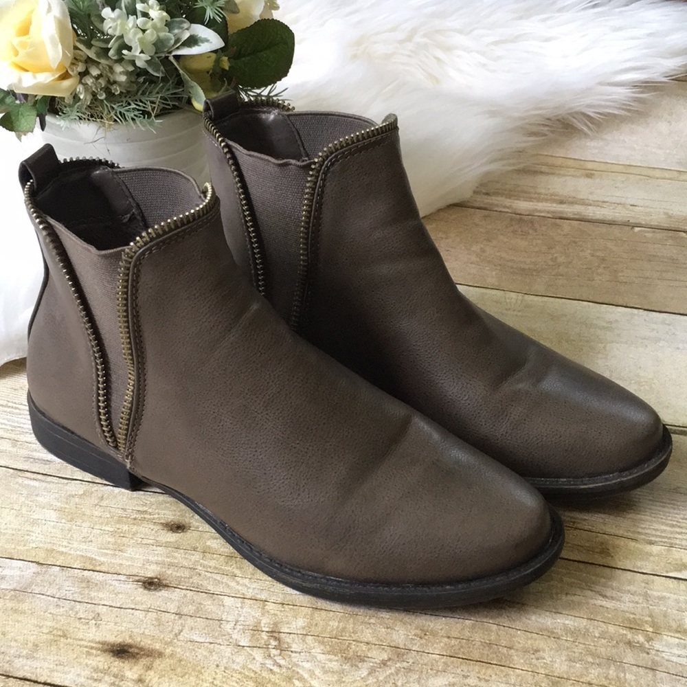 Bamboo Ankle Booties Size 6